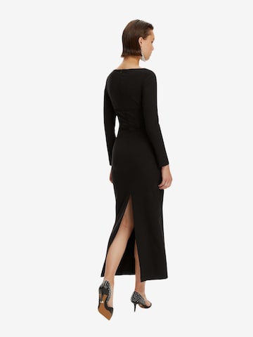 Rochie de la NOCTURNE pe negru