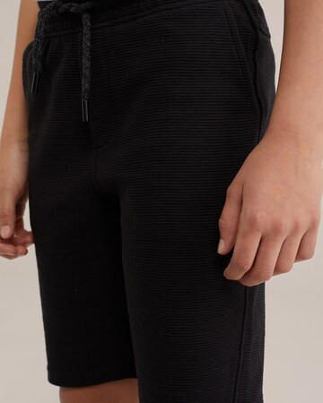 WE Fashion Slim fit Trousers in Black