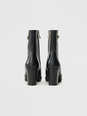 Botine 'Geneeva' de la STEVE MADDEN pe negru: jos