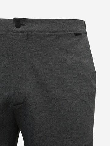 Calvin Klein Big & Tall Tapered Housut värissä harmaa