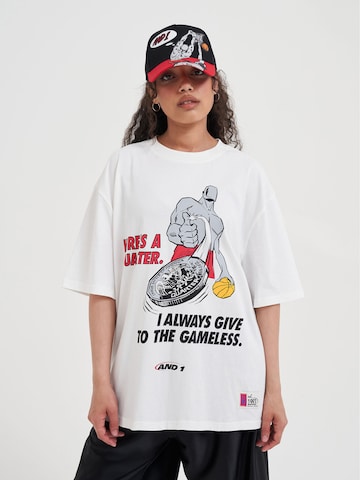AND1 Oversize póló 'Gameless Trash Talk' - fehér: elől