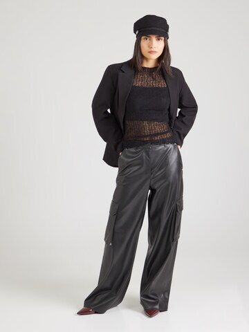 PIECES T-shirt 'PCPRIYA SANDRA' i svart
