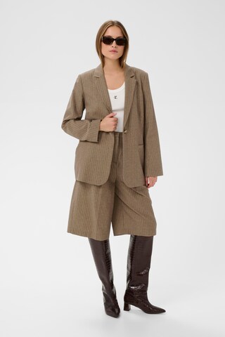 SOAKED IN LUXURY Blazer 'SLGinevra' i brun