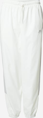 Nike Sportswear Tapered Byxa i vit: framsida