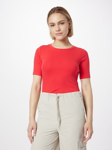 GAP - Camisa em vermelho: frente