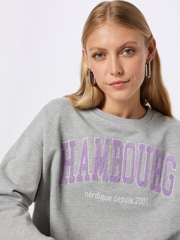 Sweat-shirt Derbe en gris