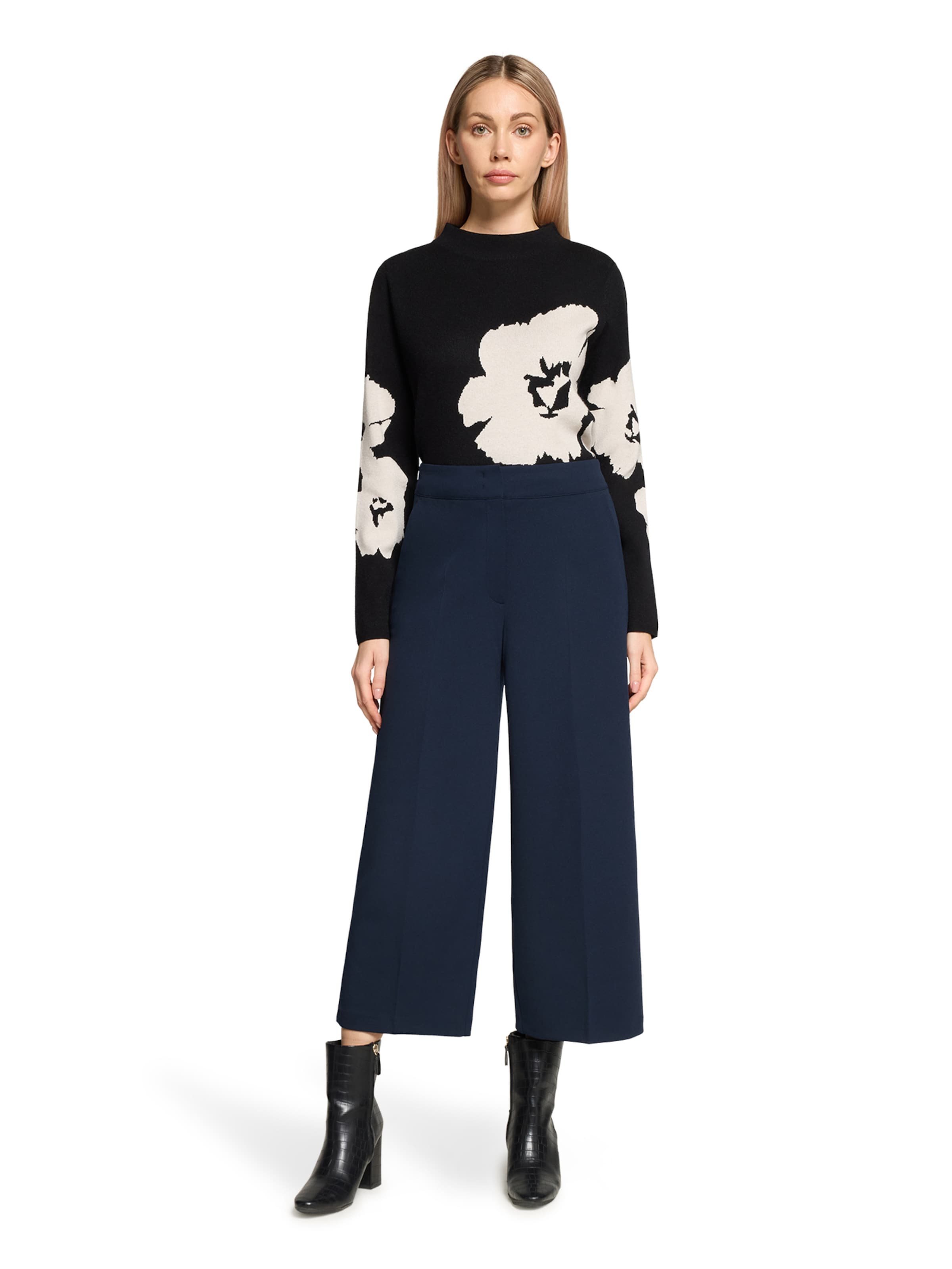 Betty Barclay Wide leg Trousers in Blue: front