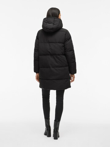 VILA - Abrigo de entretiempo 'TRUST' en negro