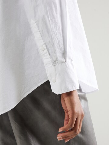 WEEKDAY Blus i vit