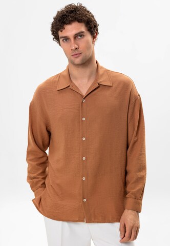 Antioch Regular fit Button Up Shirt in Brown: front