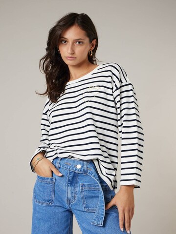 Pull-over 'Manila' Deeluxe en bleu : devant