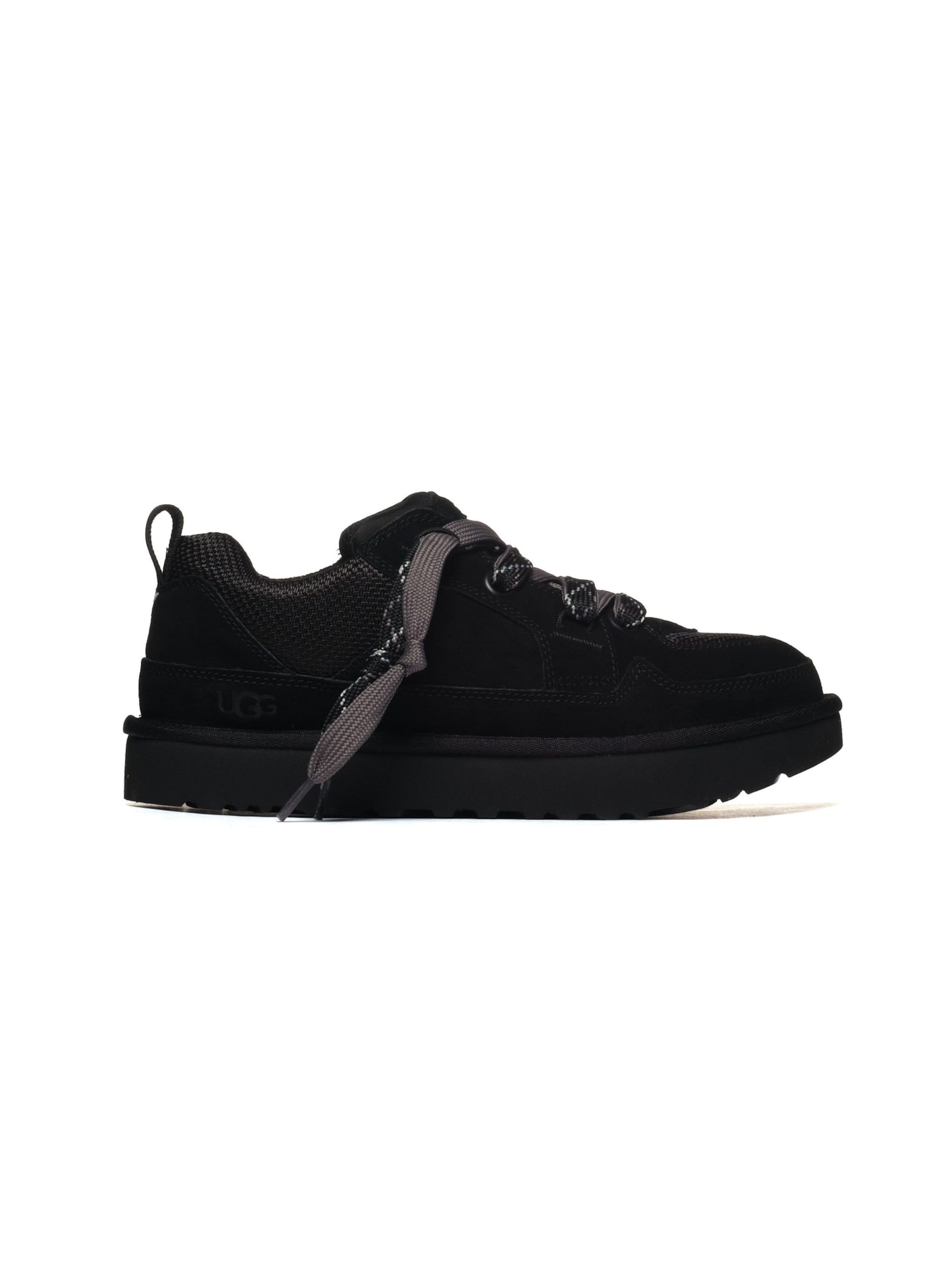 Baskets basses UGG en noir : devant