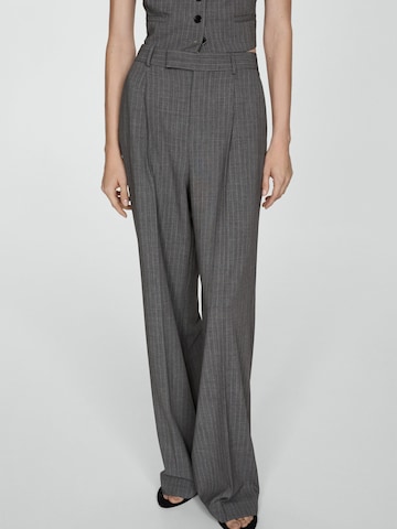 MANGO Wide leg Pleat-front trousers 'Bowery' in Grey: front