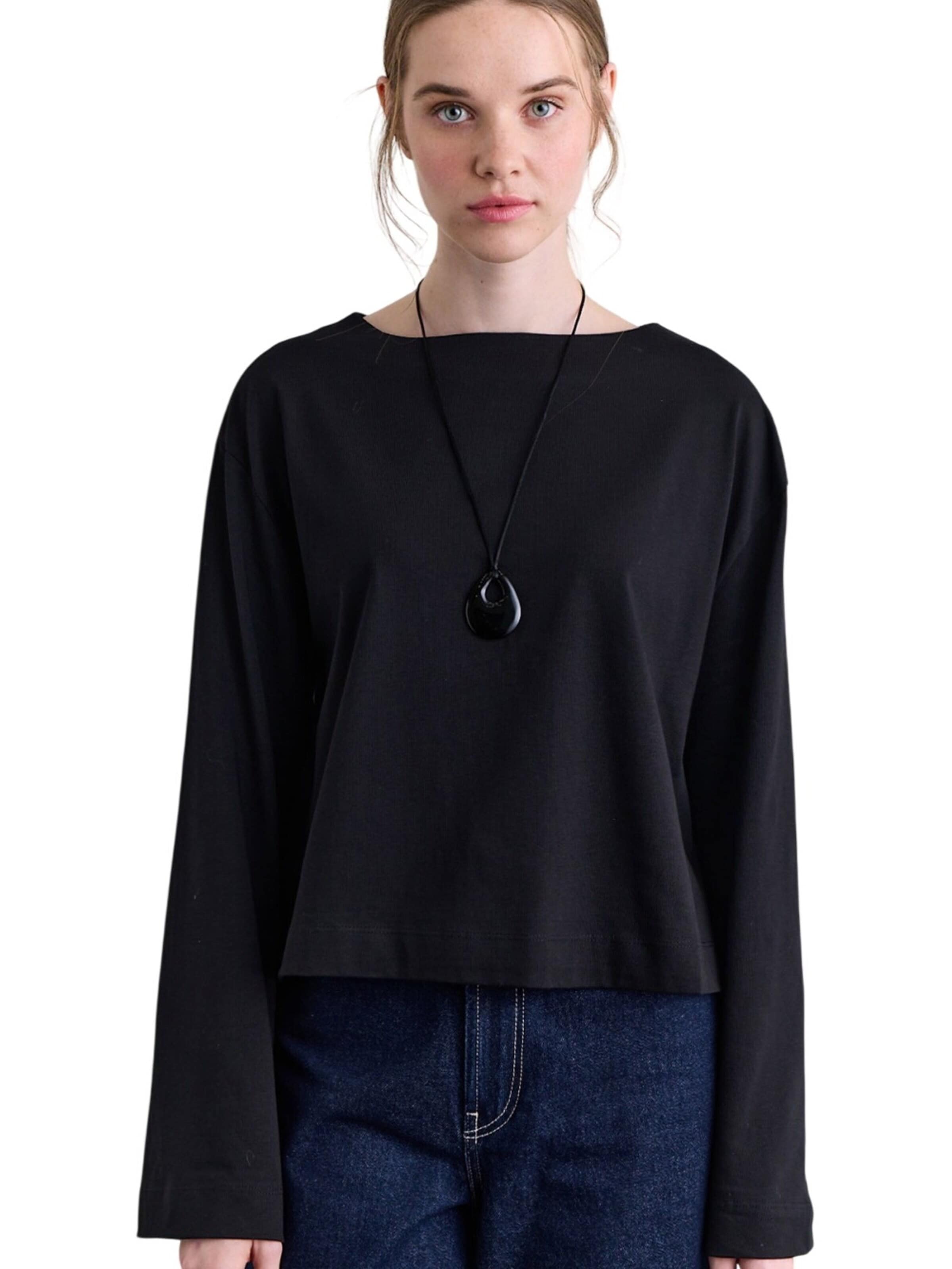 MANUKA Shirt in Black: front