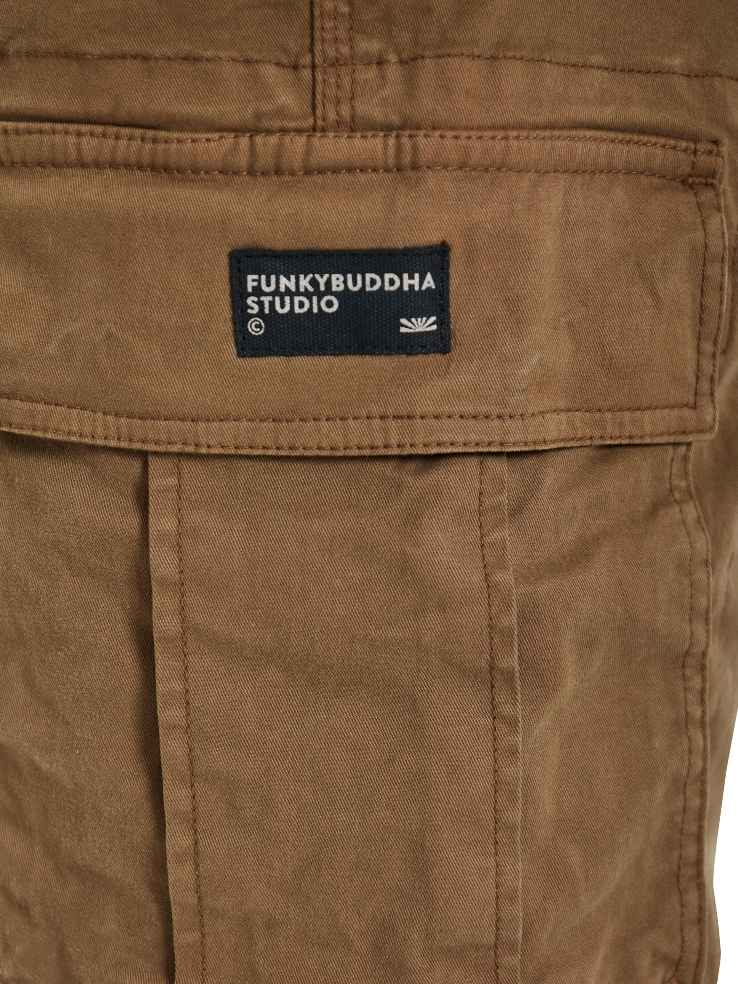 Regular Pantalon cargo Funky Buddha en marron