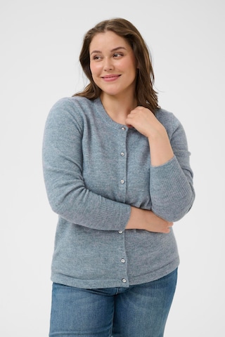 KAFFE CURVE Gebreid vest 'Niela' in Blauw: voorkant