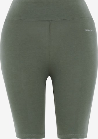 Organication Shorts in Grün: Vorderseite