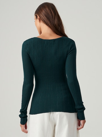 The Fated Top 'CHARLIE ' in Green: back