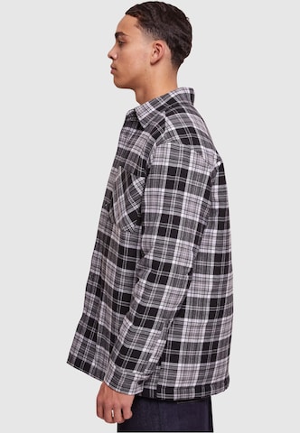 Urban Classics Regular fit Button Up Shirt in Black