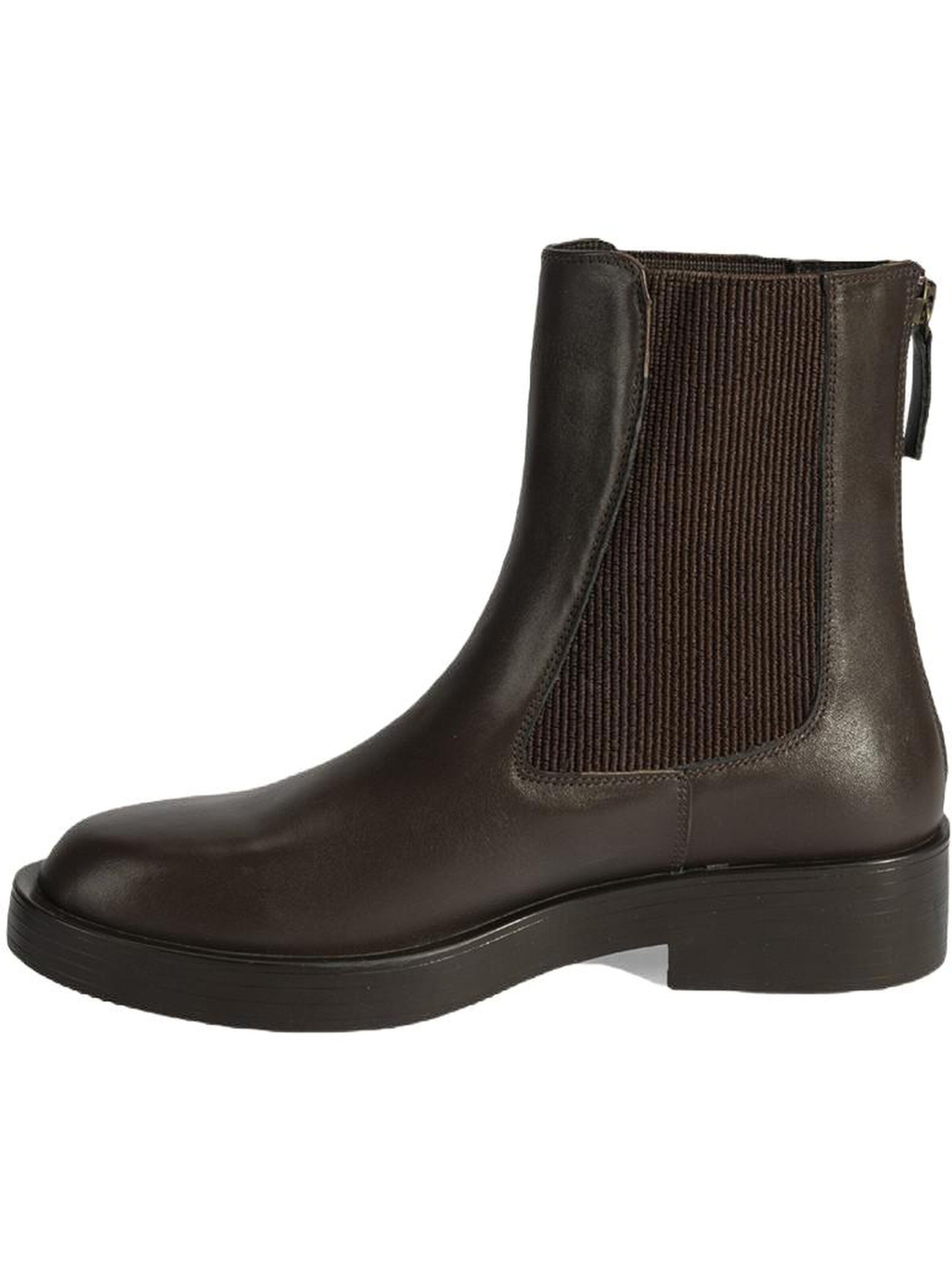 Desa Boots in Brown