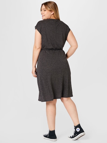 Vero Moda Curve Kleid 'JUNE' in Schwarz