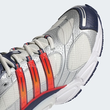 Baskets basses 'Ozweego Pro' ADIDAS ORIGINALS en blanc