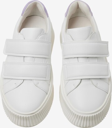 NEWD.Tamaris Platform trainers in White