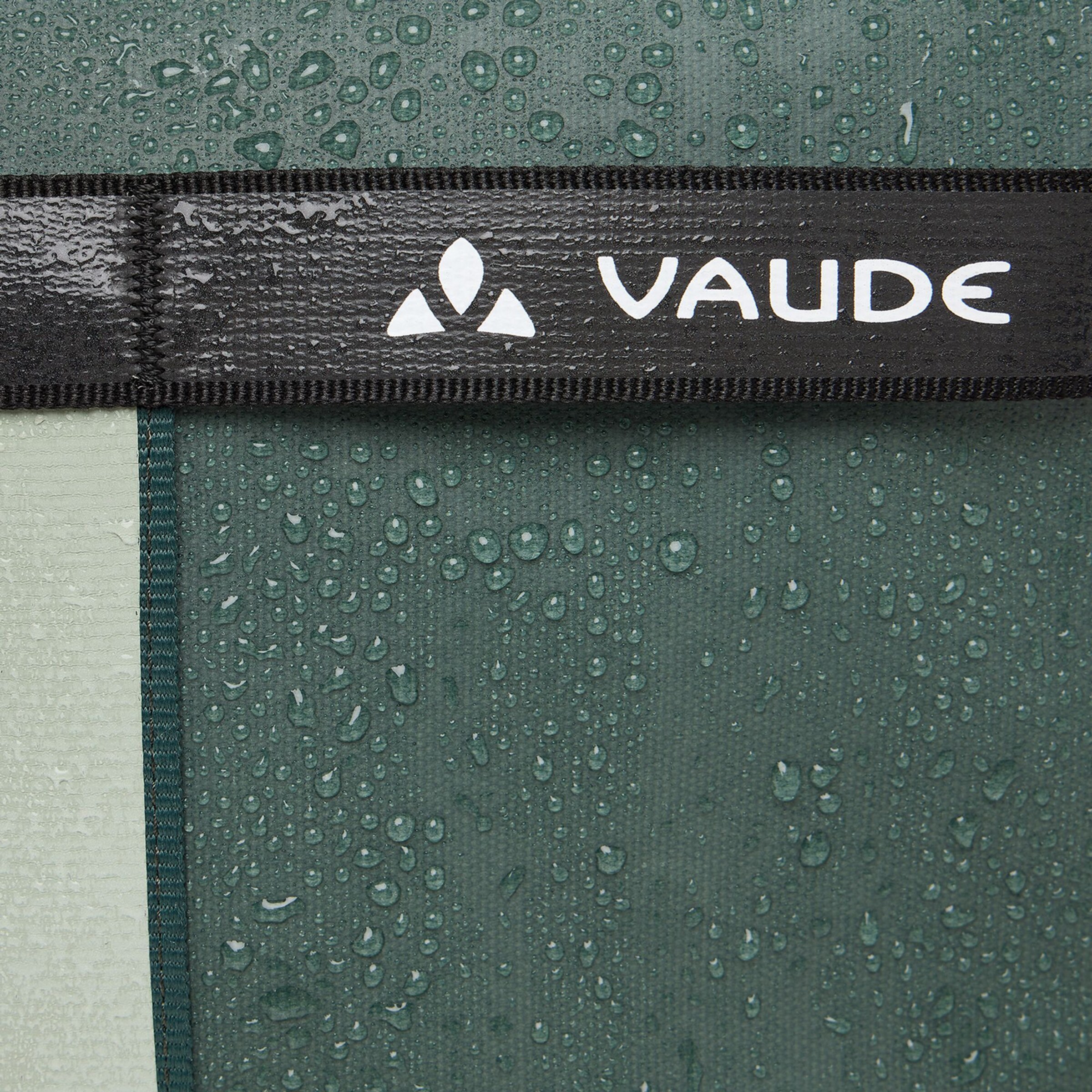 VAUDE Toiletry bag 'Banaba' in Green