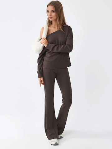 Busem - Sweatshirt em castanho