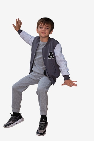 Veste mi-saison For You Moda en gris : devant