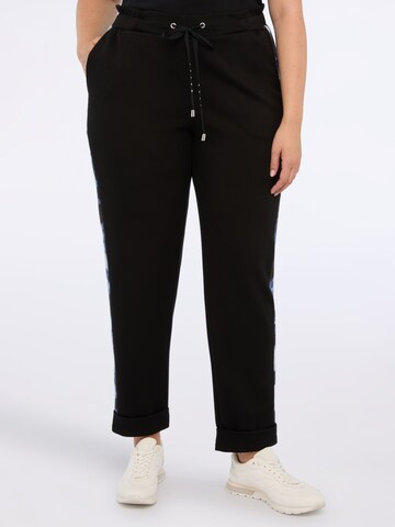regular Pantaloni di Fiorella Rubino in nero