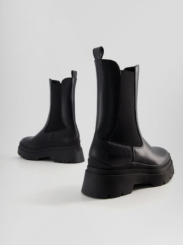 Bershka Chelsea Boots in Black
