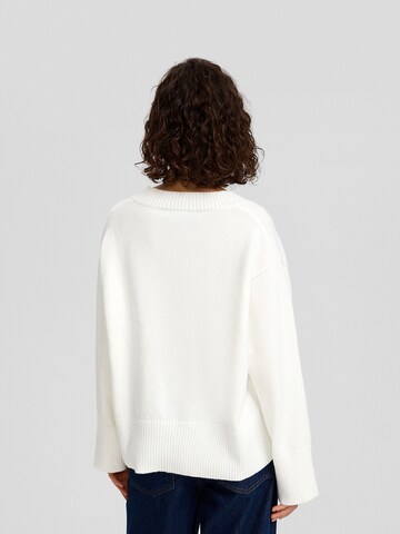 Pull-over Bershka en blanc