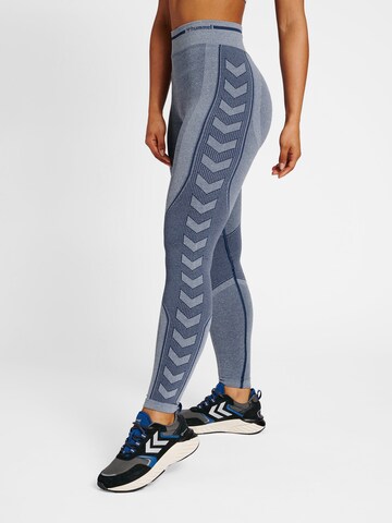 Hummel Skinny Sporthose in Blau: Vorderseite