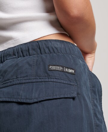 Superdry Loosefit Cargobroek in Blauw