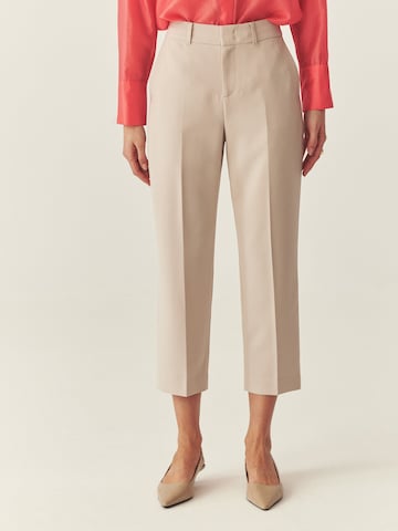 regular Pantaloni con piega frontale 'Sek' di TATUUM in beige: frontale