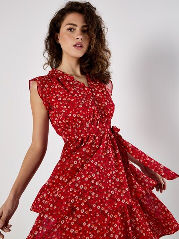 Robe Apricot en rouge
