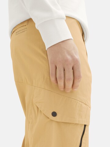 TOM TAILOR DENIMregular Cargo hlače - smeđa boja