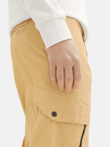 Regular Pantalon cargo TOM TAILOR DENIM en marron