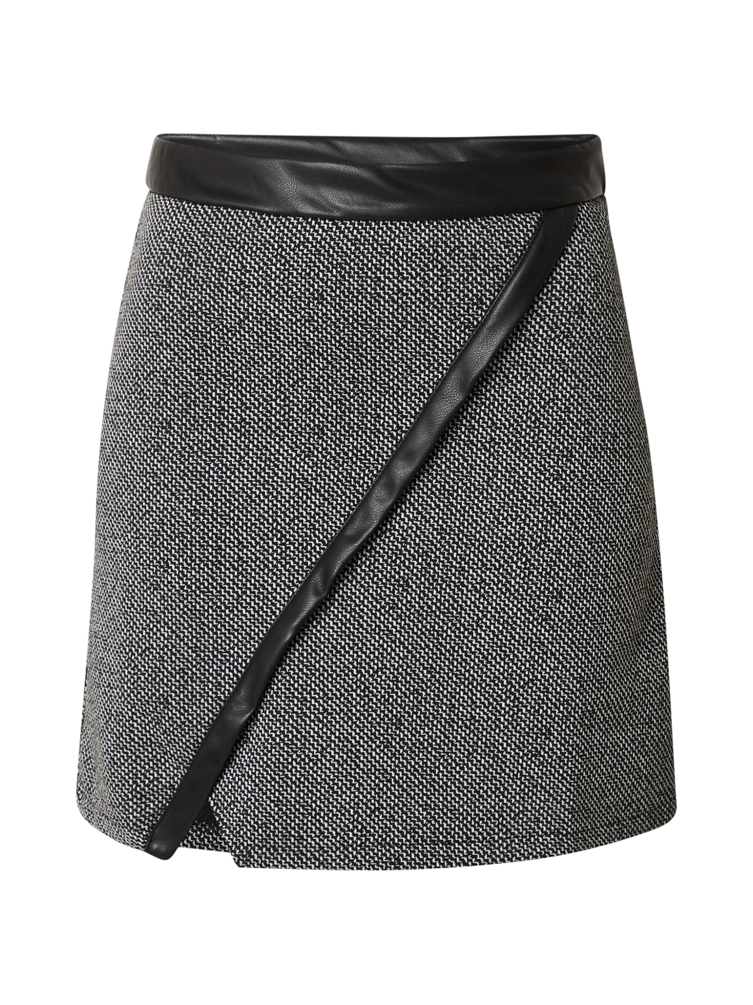 ABOUT YOU Skirt 'Halvar' in Black: front