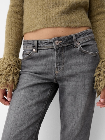 Bootcut Jean Bershka en gris