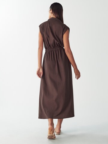 Willa - Vestido camisero 'Sez' en marrón: atrás