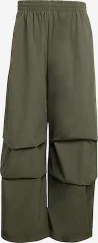 ADIDAS SPORTSWEAR - Pierna ancha Pantalón deportivo 'City Tech' en verde: frente