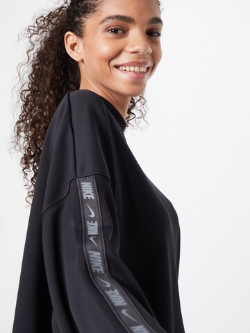 Nike Sportswear Sweatshirt in Schwarz