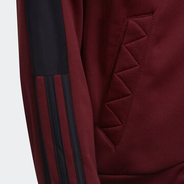 ADIDAS SPORTSWEAR - Casaco deportivo 'Tiro' em vermelho