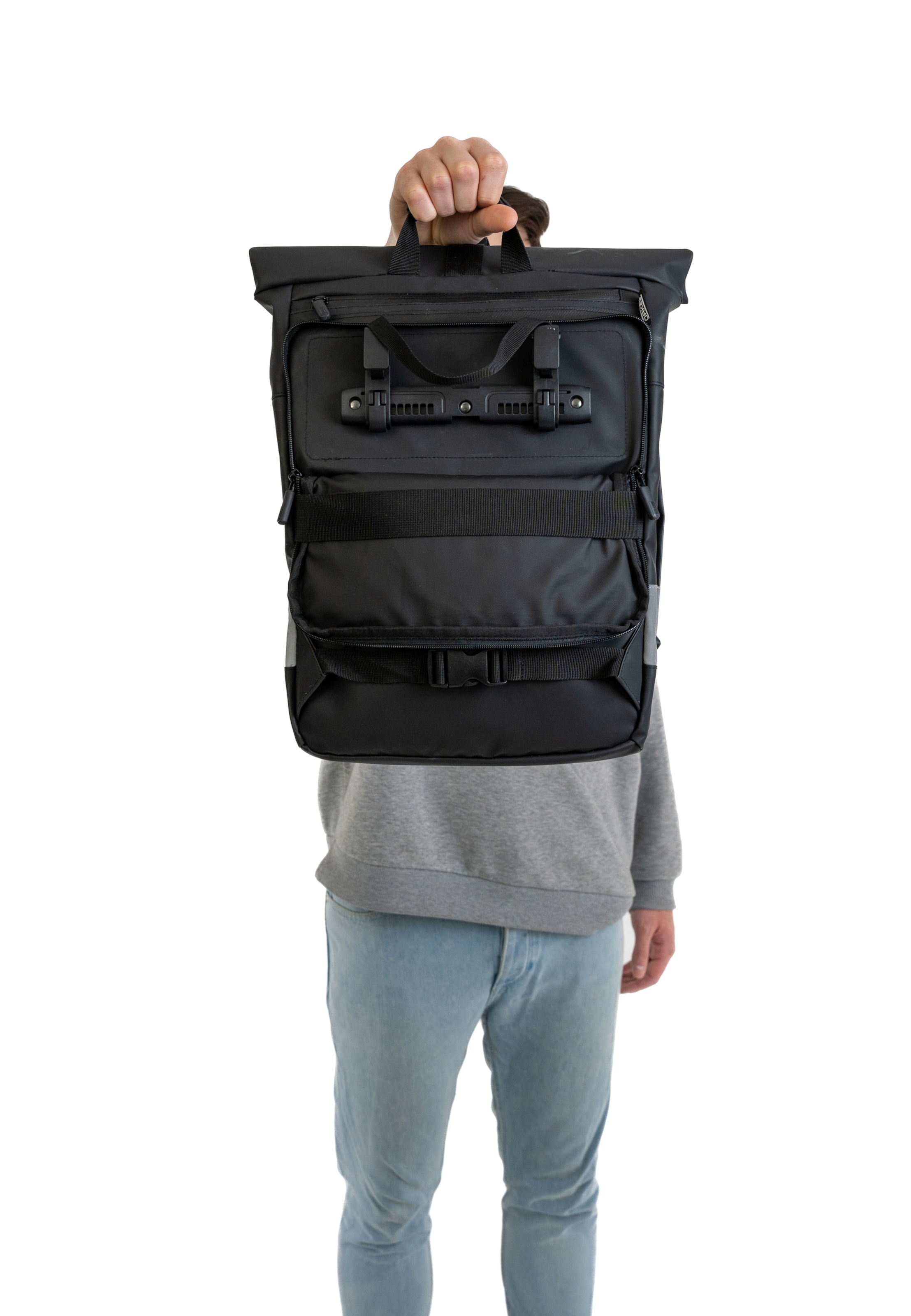 Zaino 'Everyday Rolltop Bike' di OAK25 in nero: frontale