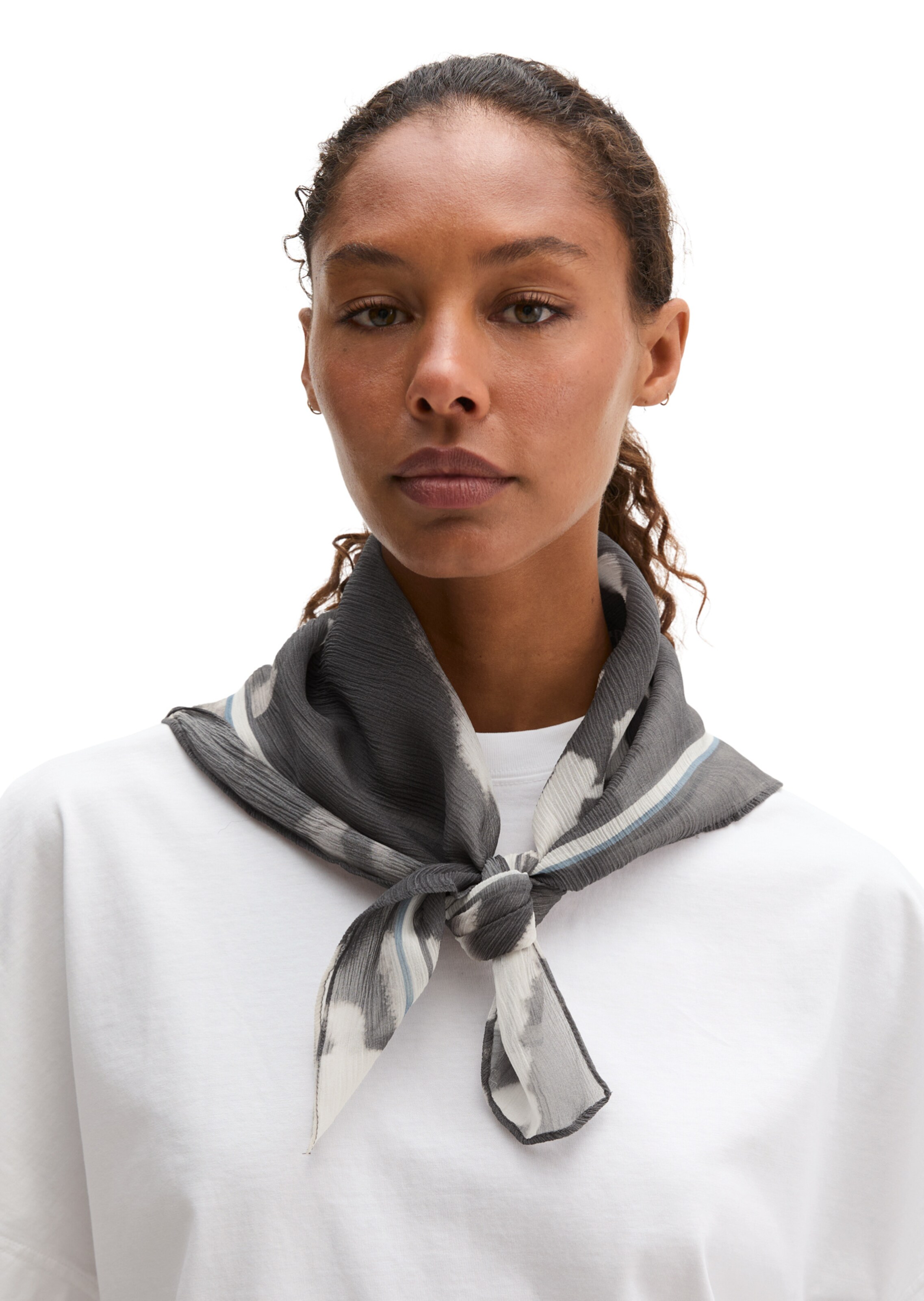 Marc O'Polo Shawl in Grey: front