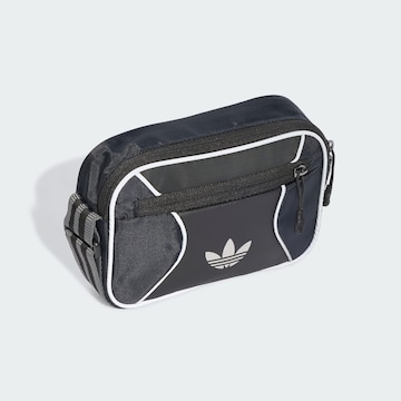 ADIDAS ORIGINALS Umhängetasche 'Airliner' in Schwarz