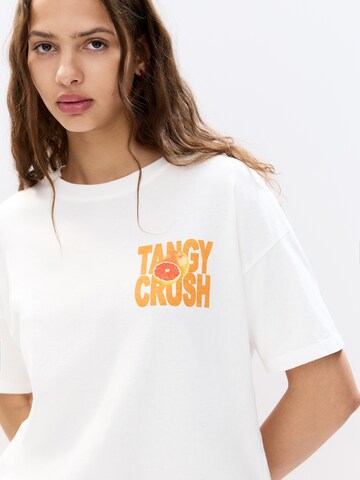 Pull&Bear Тениска 'PACIFIC CITRUS' в бяло