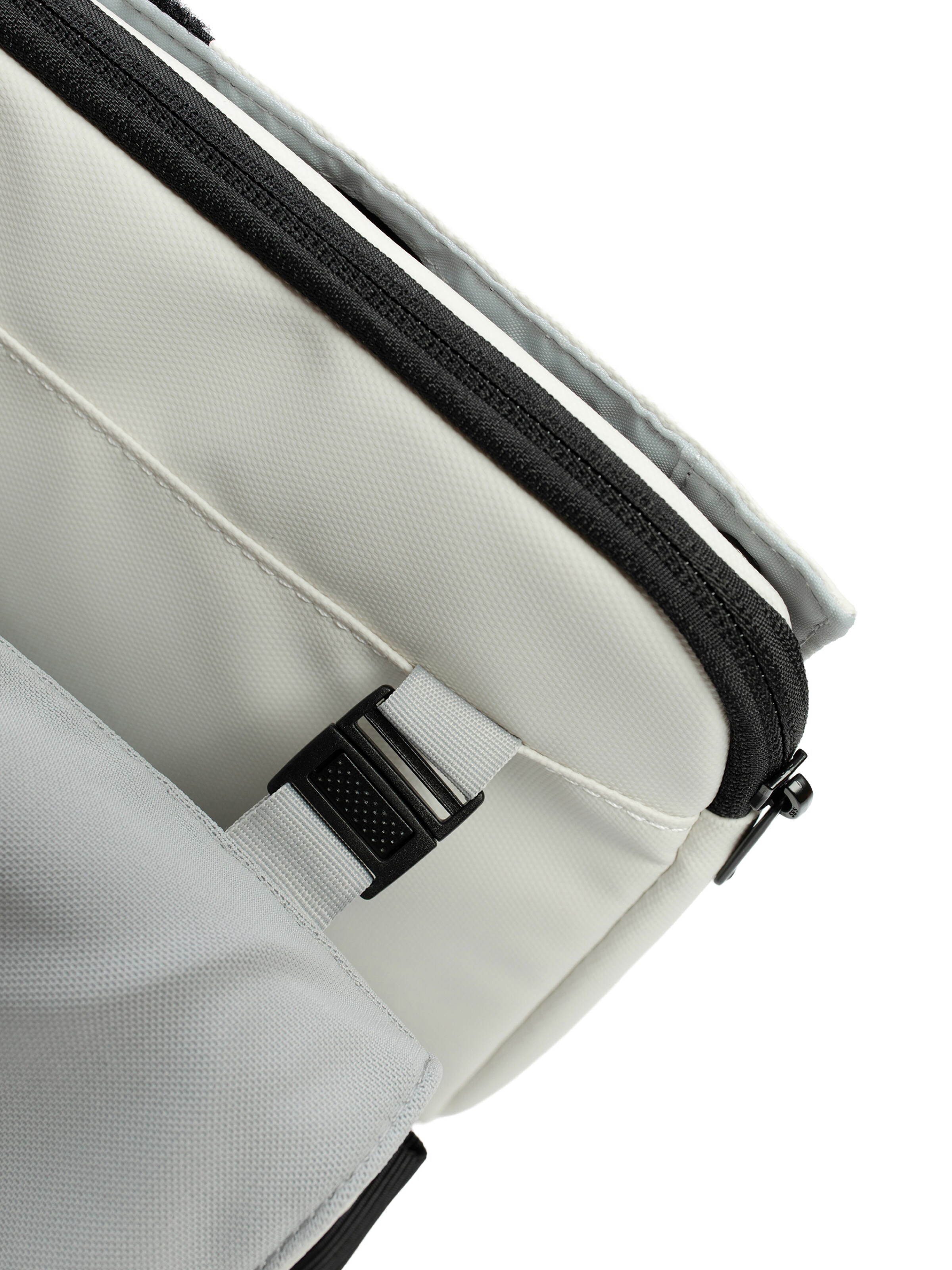 KIWEE Umhängetasche 'KIWEE'‌‌‌‌‌‌‌‌ in Weiß